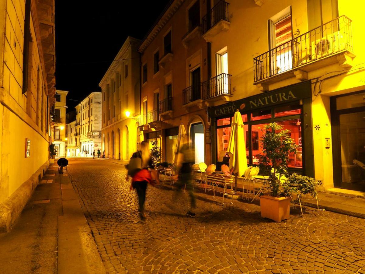 Appartamento Al Duomo Vicenza Bagian luar foto